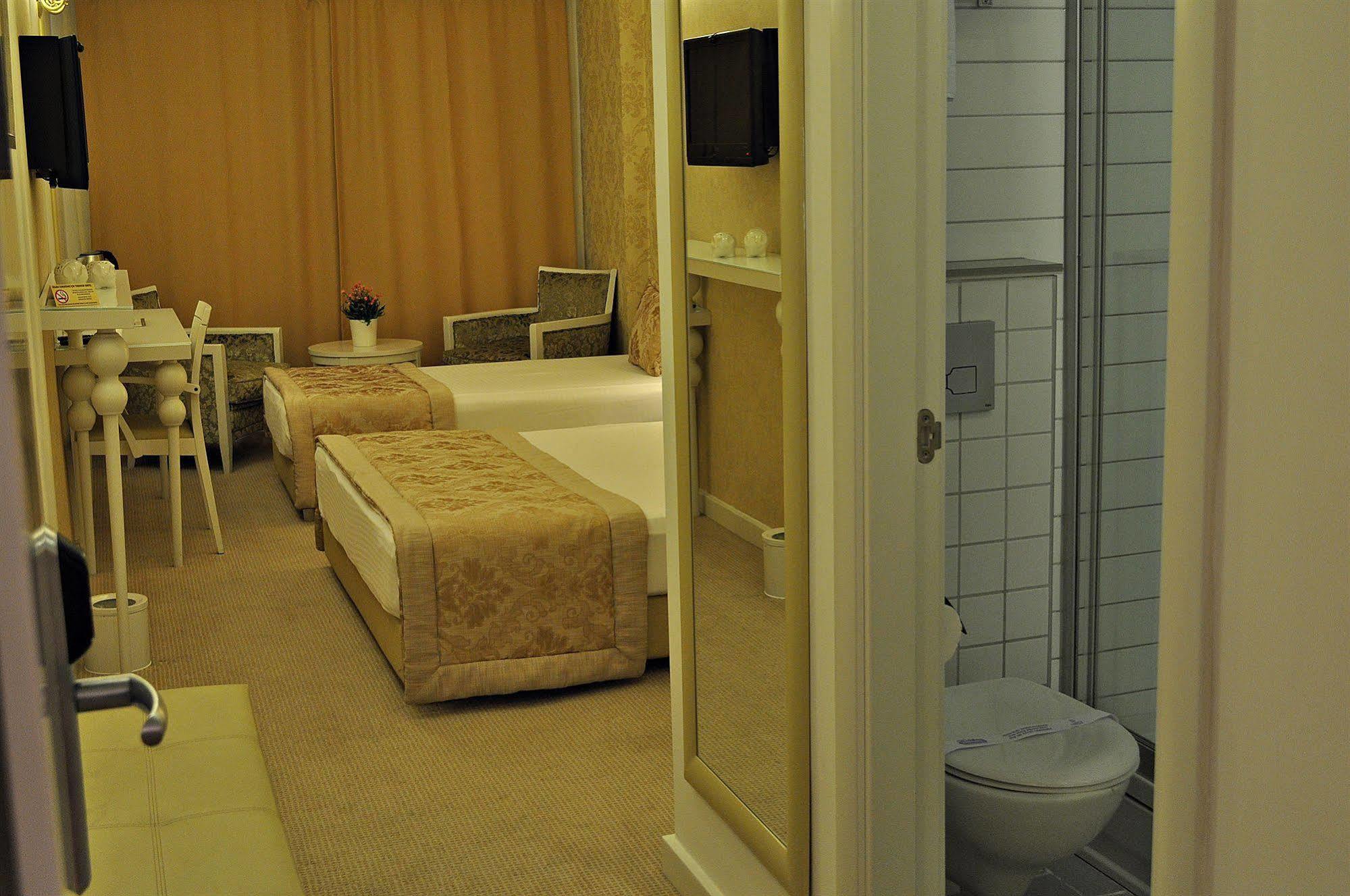 Hotel Edirne Palace ภายนอก รูปภาพ